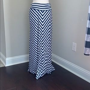 women’s maxi skirt
